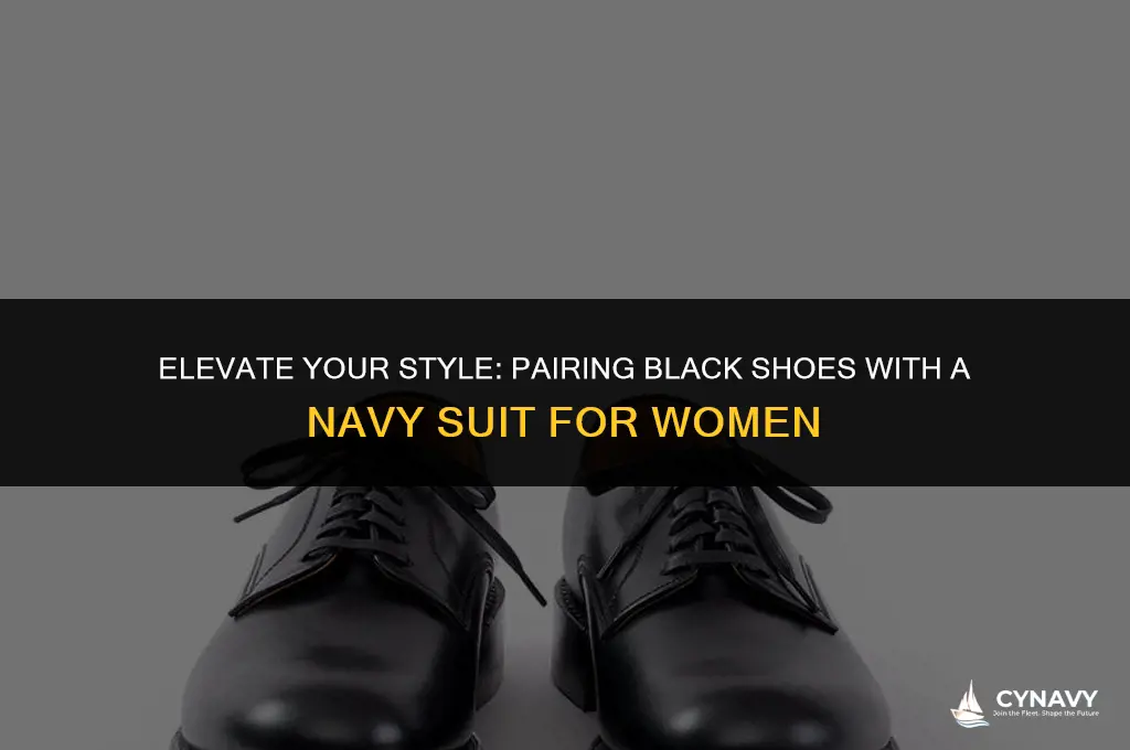 do black shoes go with a navy suit woman