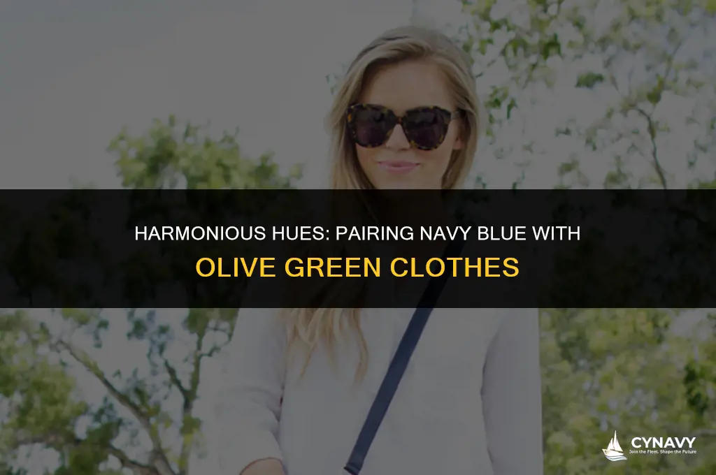 does navy blue go with olive green clothes
