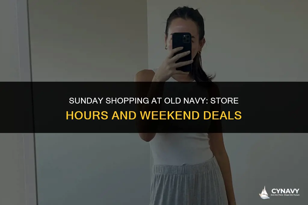 is old navy open on sundays