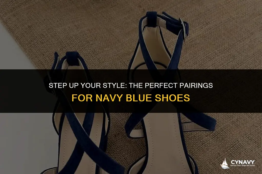 what goes with navy blue shoes