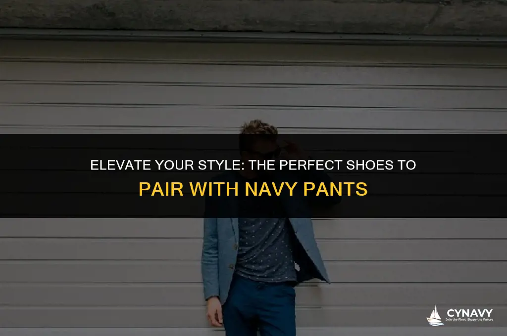 what shoes to wear with navy pants male