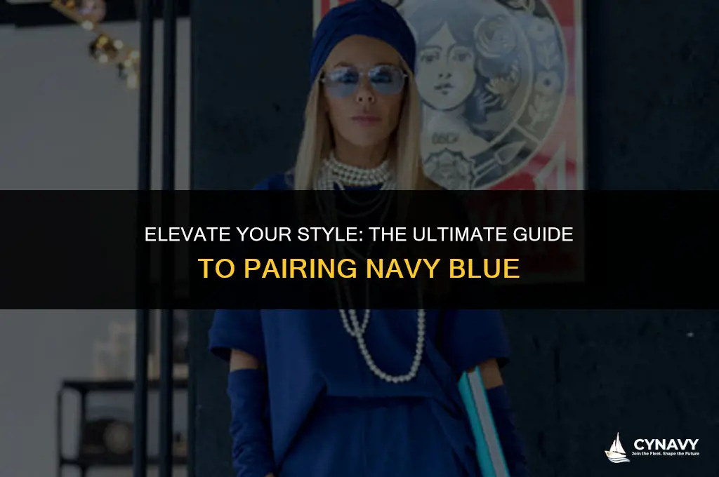 what to wear with navy blue